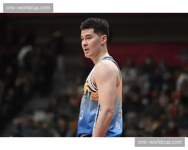 CBA球员进校园系列活动走进新疆，阿不都沙拉木担任主讲